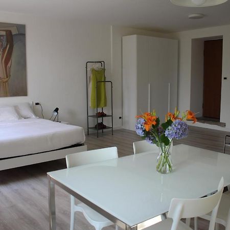 Le Campane Studio Apartment Белладжо Екстер'єр фото
