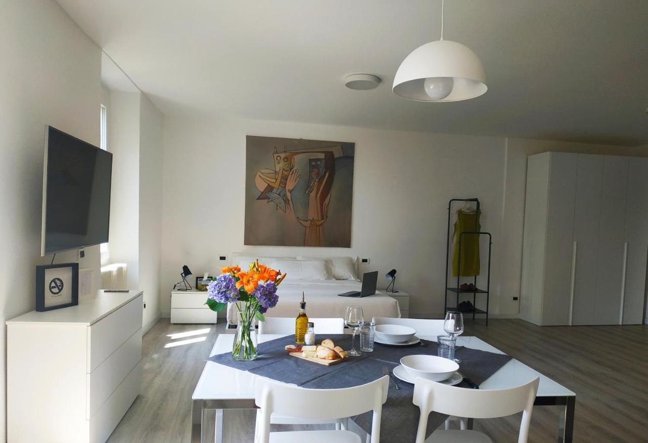 Le Campane Studio Apartment Белладжо Екстер'єр фото